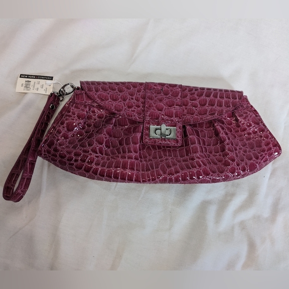 NWT New York & Co. Magenta Croc Patent Clutch Purse - Picture 2 of 8